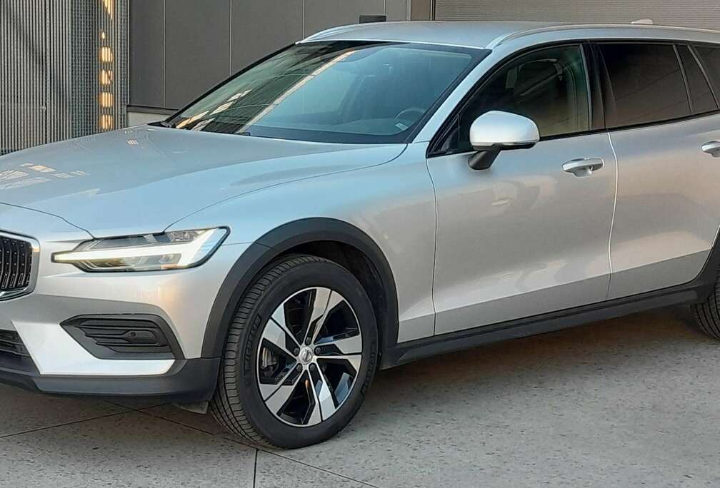 Volvo B4 AWD Geartronic  Mild Hybrid Diesel