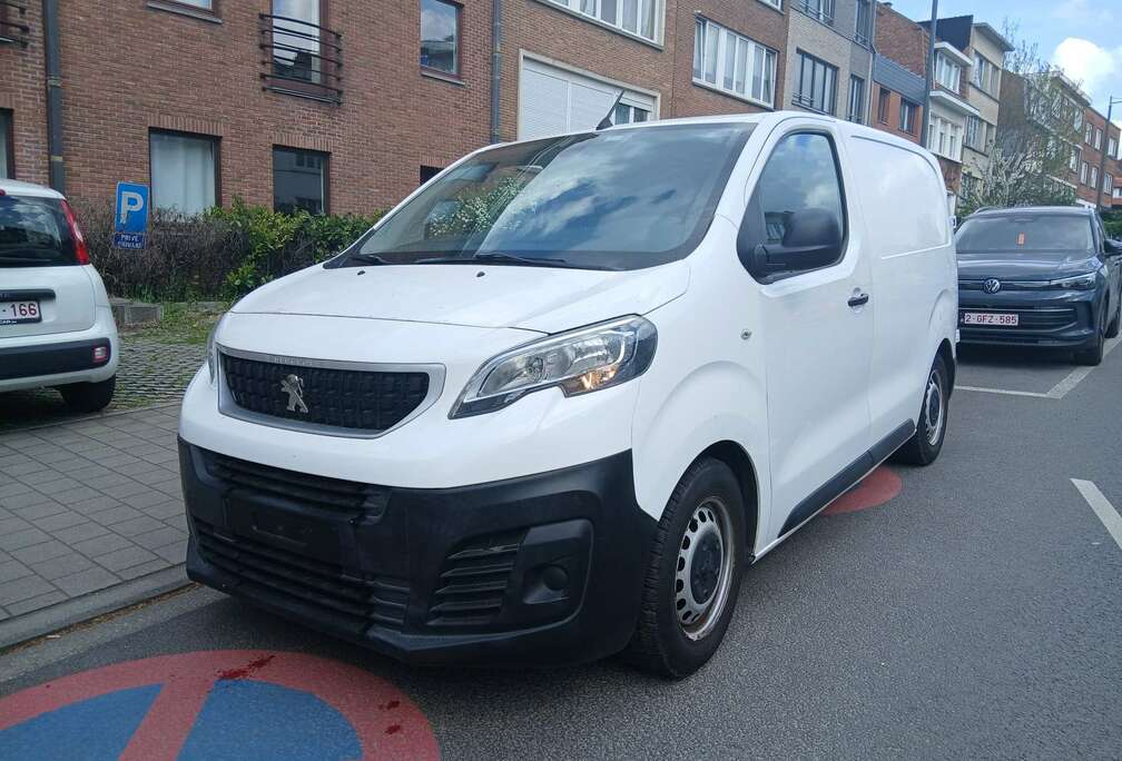Peugeot 1.6 BlueHDi L1 Compact Premium * CARPLAY * CAPT ARR * BLTHT * 280 X 60 MOIS *