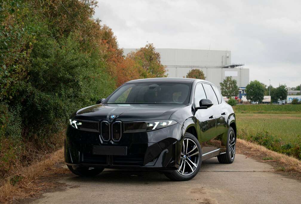 BMW 40 M Sport | Trekhaak | Pano | Meerfasig snelladen & Bidirectioneel laden AC |