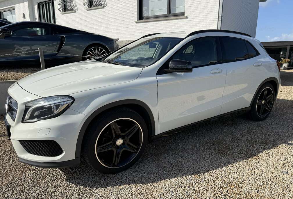 Mercedes-Benz GLA 180 AMG Line NIEUWSTAAT HISTORIEK