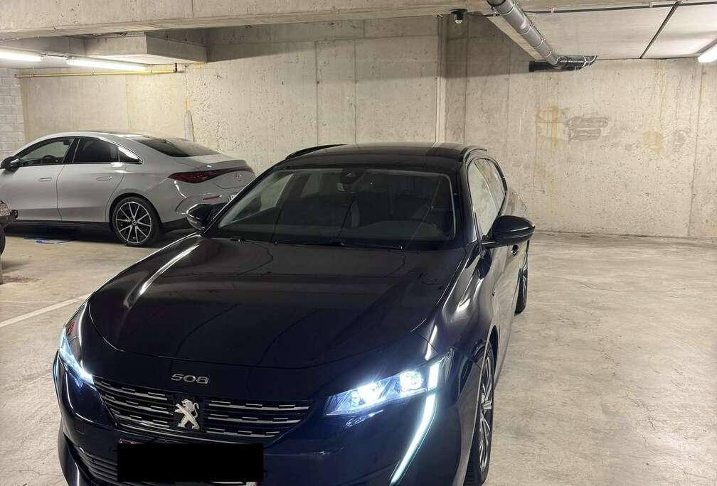 Peugeot SW 1.6 PHEV ALLURE