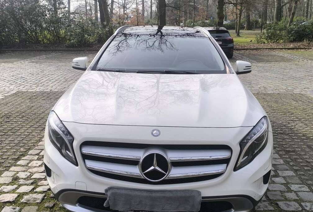 Mercedes-Benz 7G-DCT AMG Line