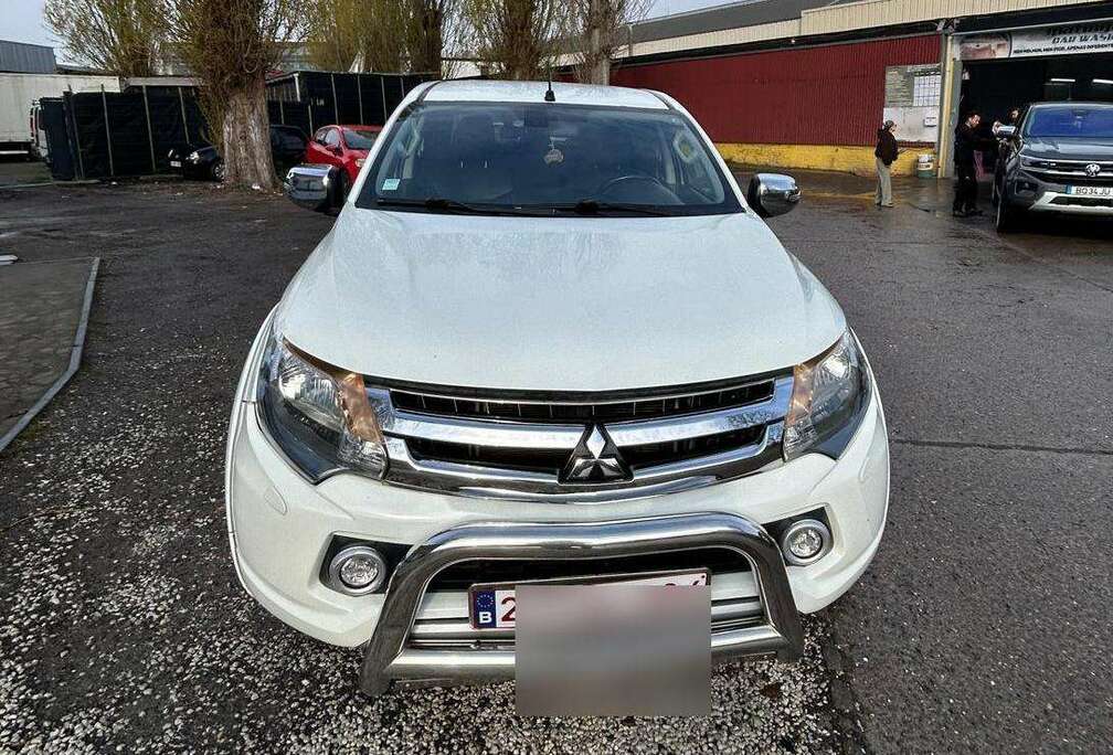 Mitsubishi 2.4 DI-D 4WD Intense (EU6)