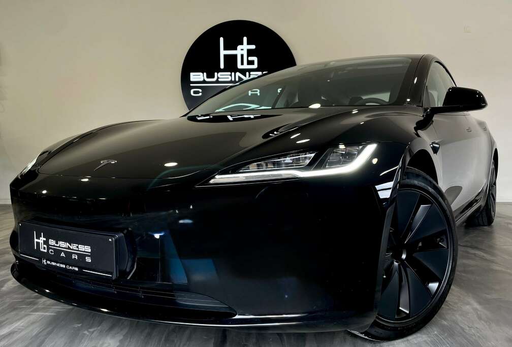 Tesla RWD/ HIGHLAND/ STANDARD RANGE/ PREMIUM/ ORDINATEUR FSD4