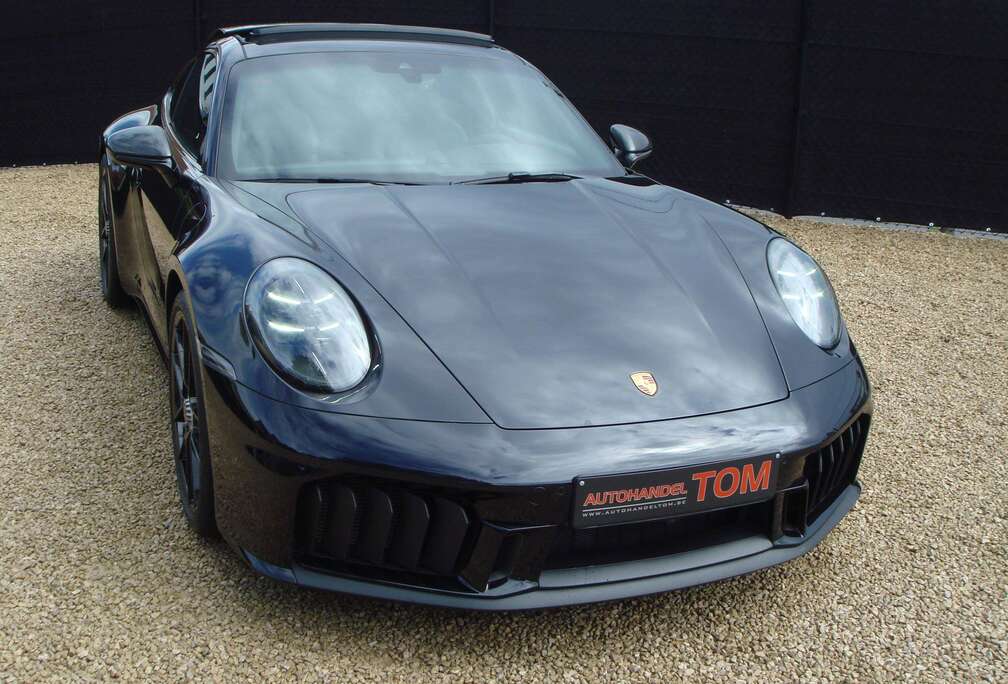 Porsche 2. GTS HYBRID * LIFT * DESIGN PACK * BURMESTER * PANODAK * CARBON *