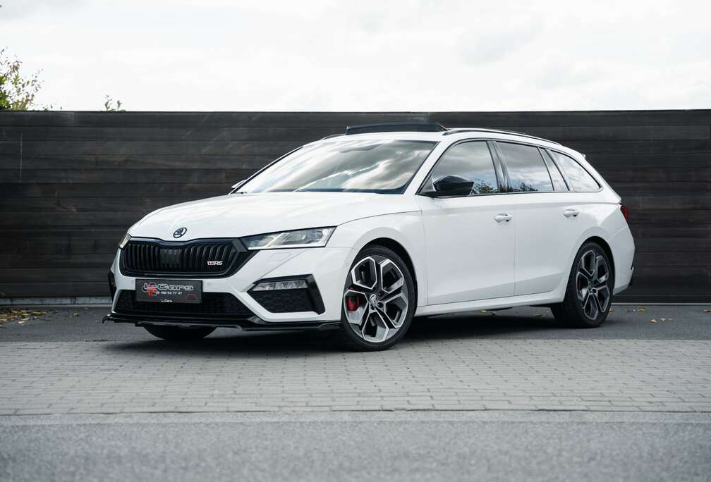 Skoda Octavia Combi 2.0 TSI DSG RS Canton sound / Pano dak / Trekhaak / Maxton