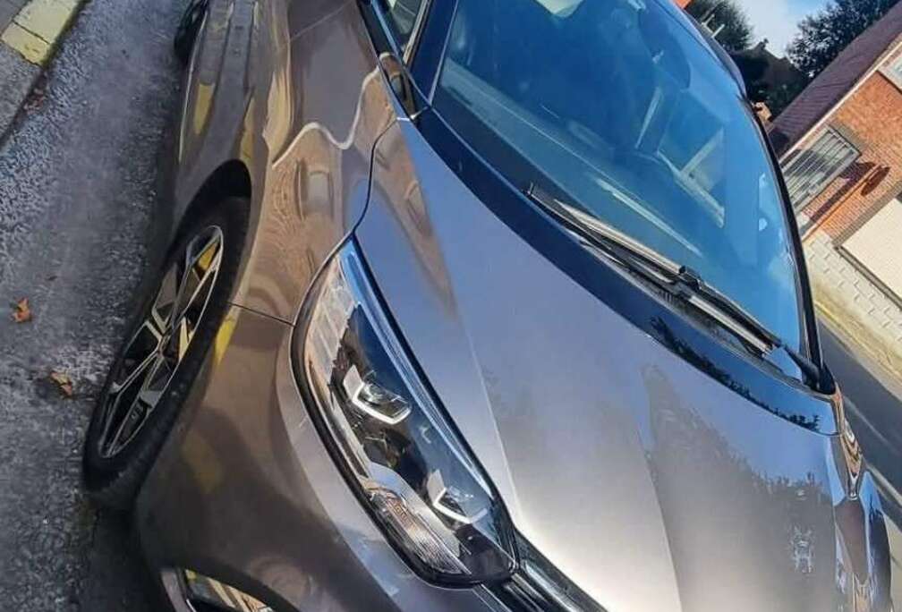 Renault TCe 140 black idition
