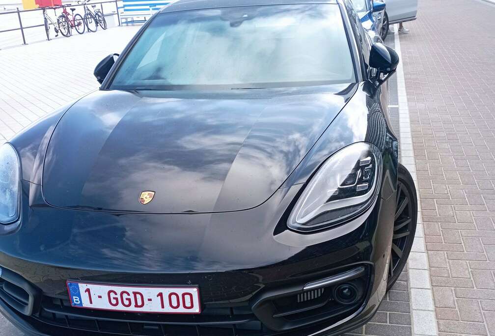 Porsche Panamera 4 E-Hybrid Platinum Edition