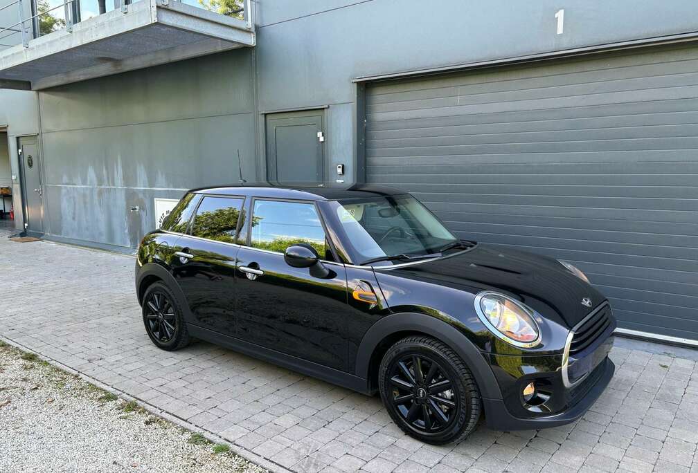 MINI 1.5  ( preta à immatriculer)