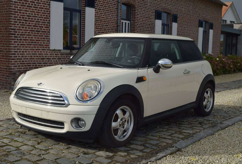 MINI 1.4i - AIRCO DIGITAL - TOIT PANORAMIQUE