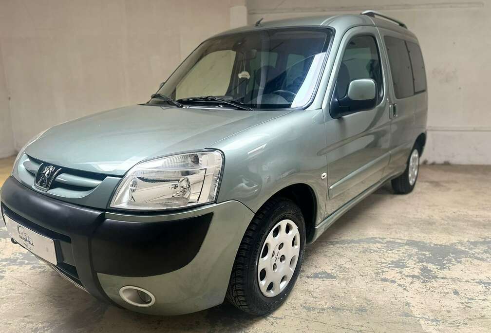 Peugeot Partner  79 000 KM  A/C