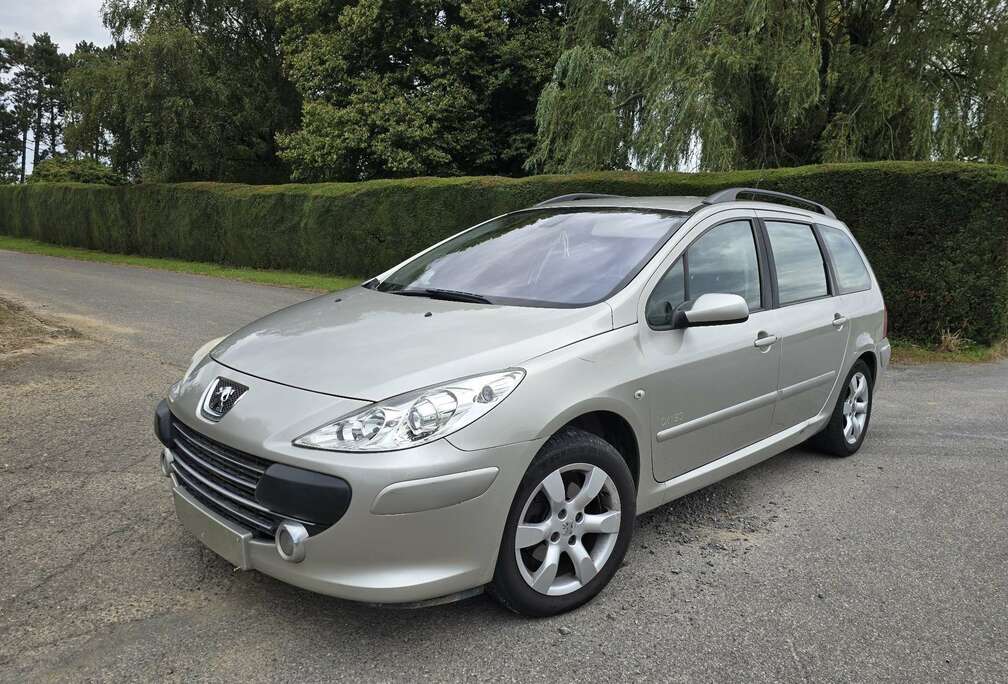 Peugeot CC  1.6i 16v Dynamique