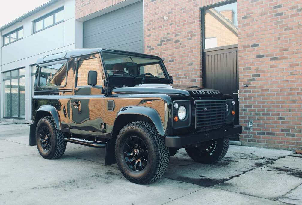Land Rover 90 SE TD4 2.2 Turbo // GEREVISEERD