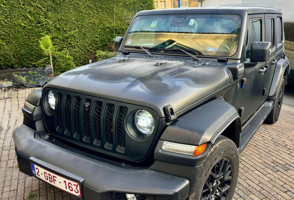 Jeep Wrangler Sahara Unlimited Outlander