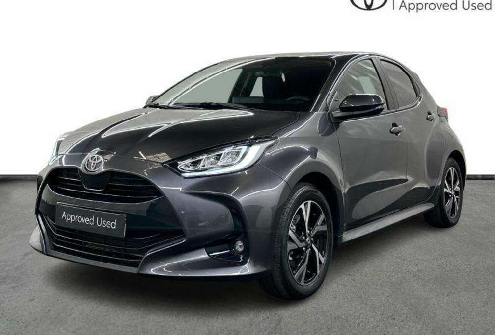 Toyota 116hp HEV Iconic | LED | carplay | camera
