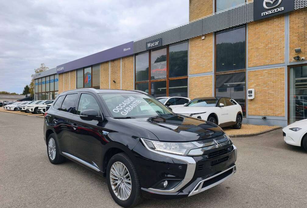 Mitsubishi PHEV 2.4 4WD *** GARANTIE *** entretien offert !