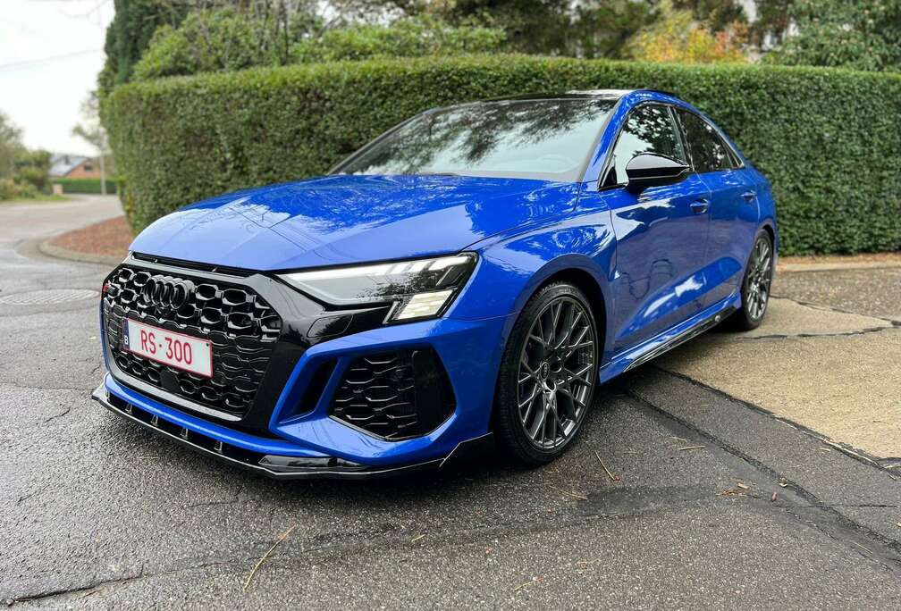 Audi RS3 PERFORMANCE 1/300 exemplaires