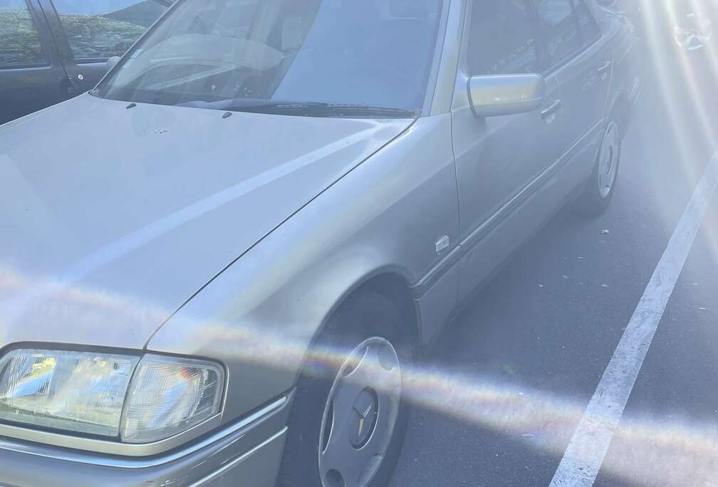 Mercedes-Benz C250 TD Elégance A