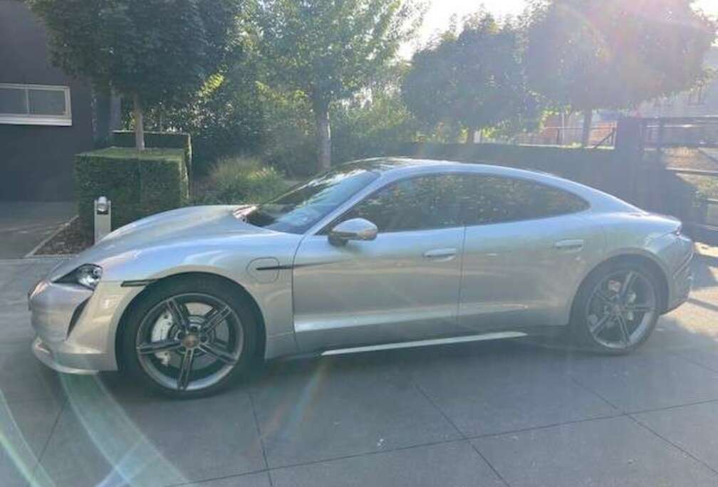 Porsche Taycan 93.4 kWh Taycan Turbo