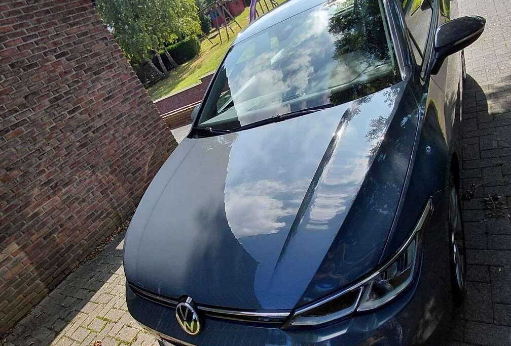 Volkswagen Golf 8 1.0 TSI