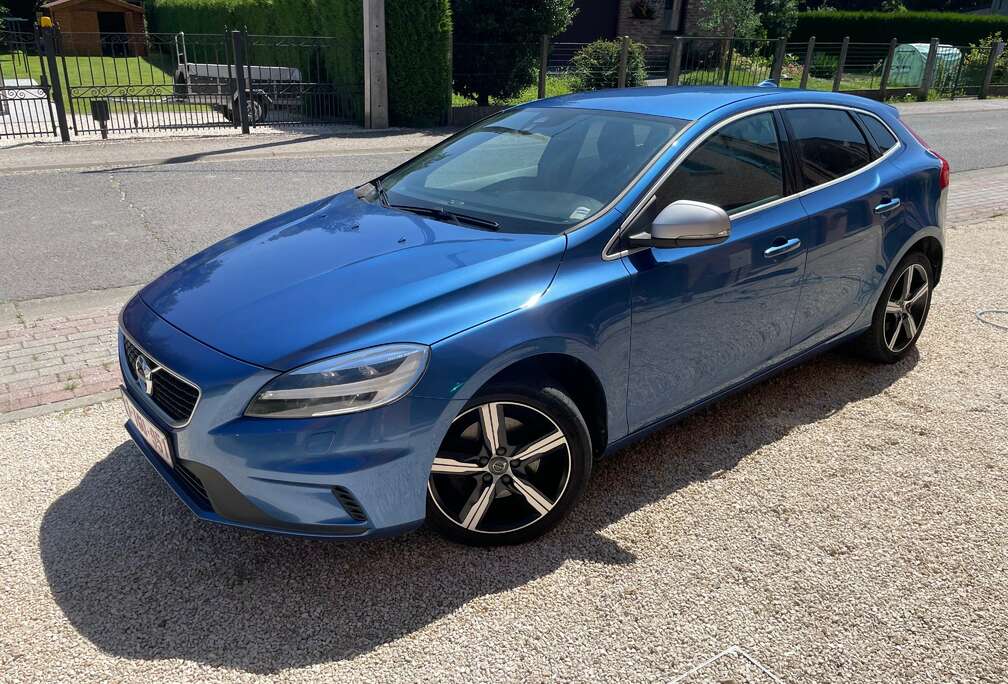 Volvo V40+2.0+T2+R-Design