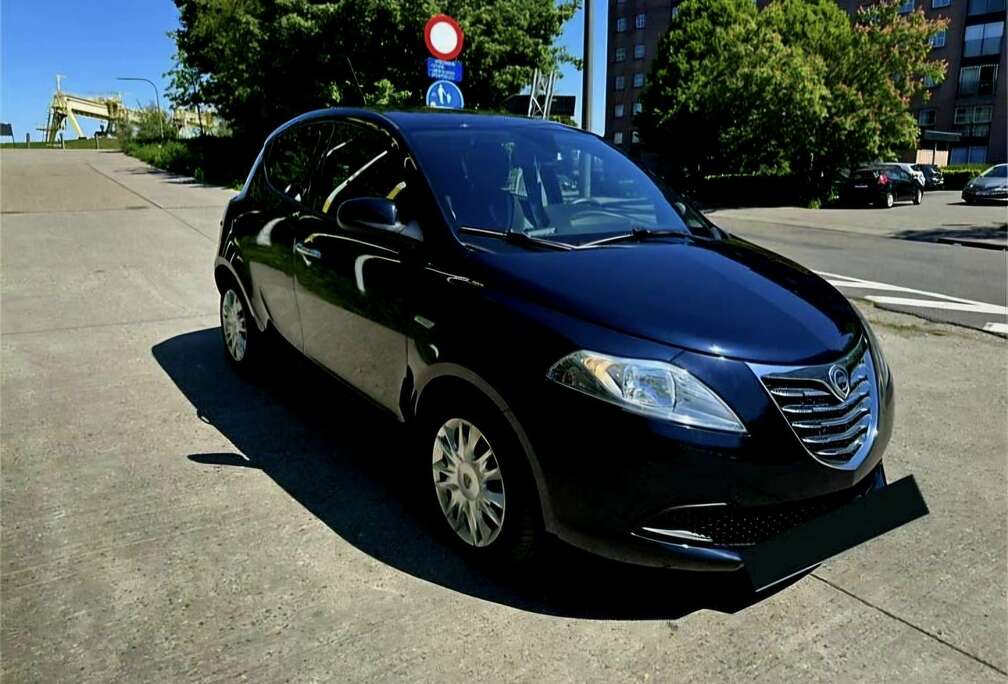 Lancia 1.3 Multijet Black & Grey