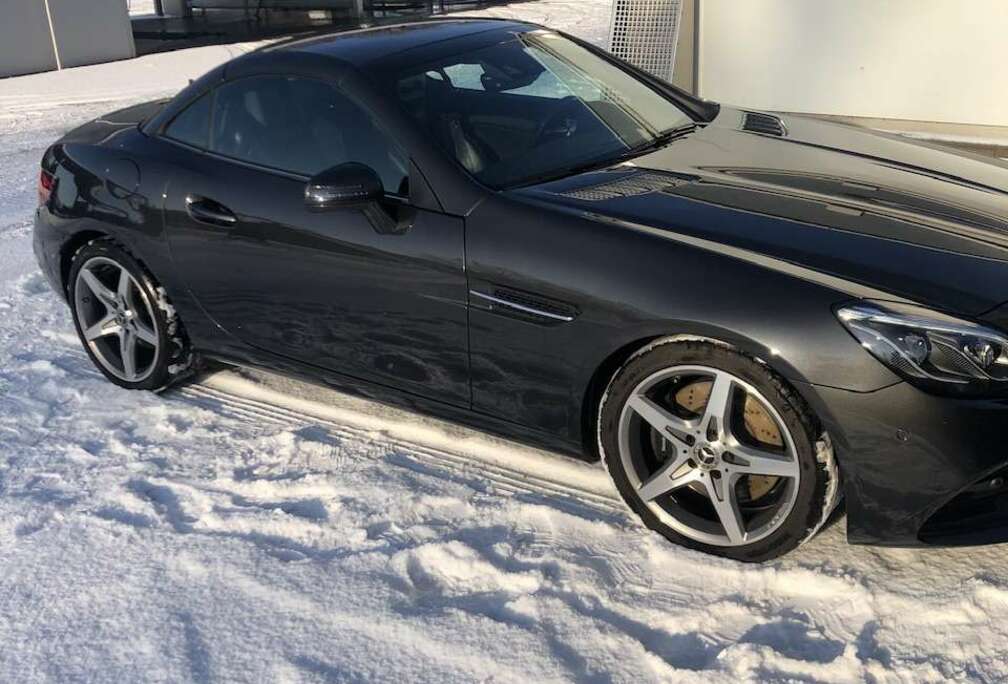 Mercedes-Benz AMG LINE