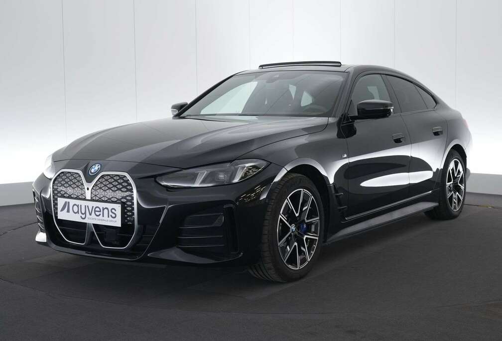 BMW eDrive40 M-Sport Innovation LEDER/CUIR LED GPS PDC