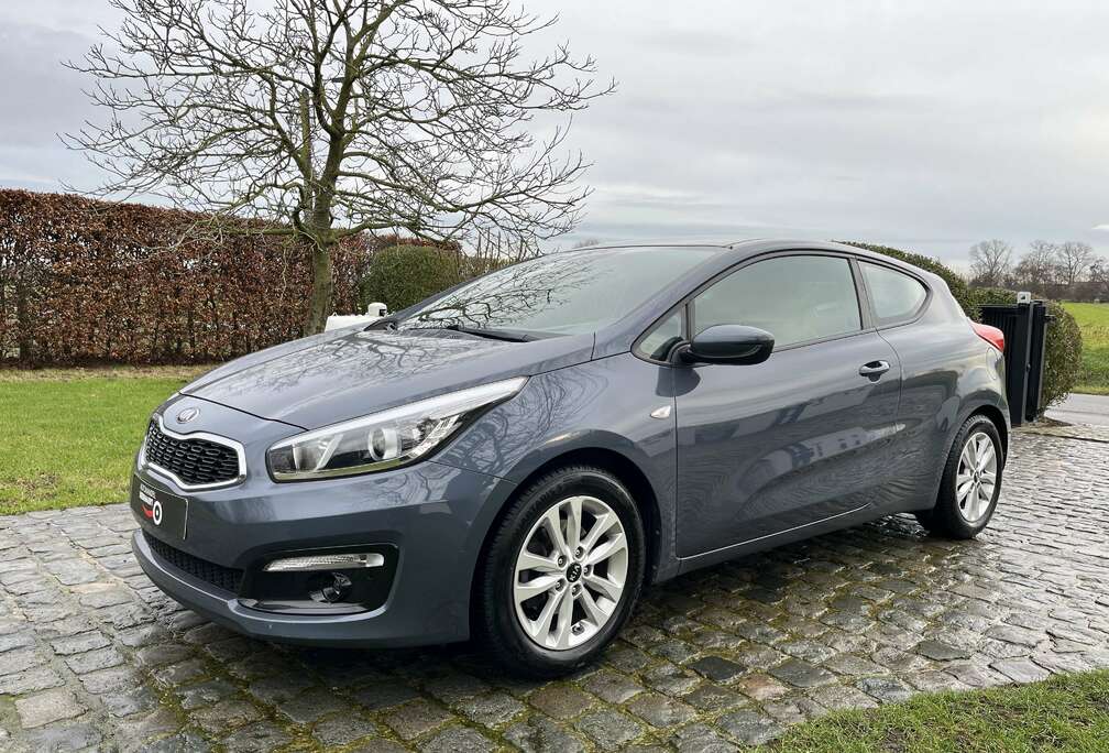 Kia Ceed 1.4 i/79000km/nav/cam/cruise/apple/android
