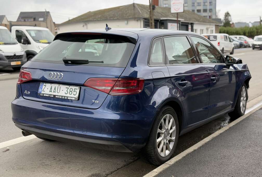 Audi A3 Sportback 1.6 TDi - ACCIDENTE