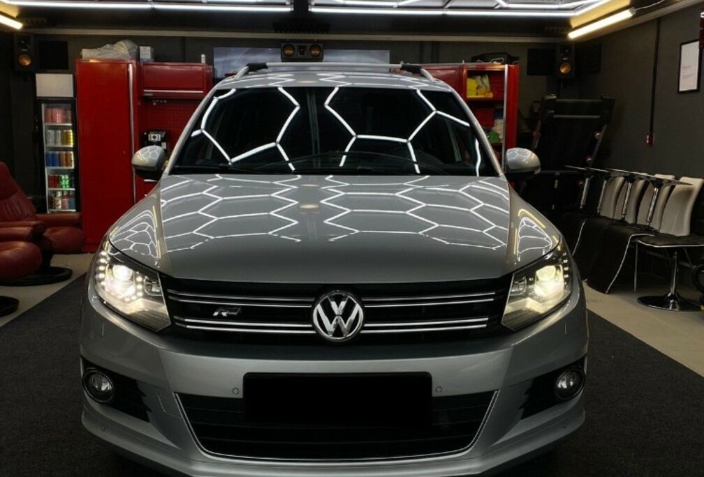 Volkswagen Tiguan 2.0-140 D 4MOTION R-LINE