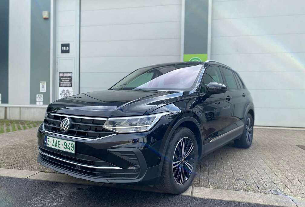 Volkswagen ACTIVE  Full LED  APP  AC  NAVI  ACC  ...