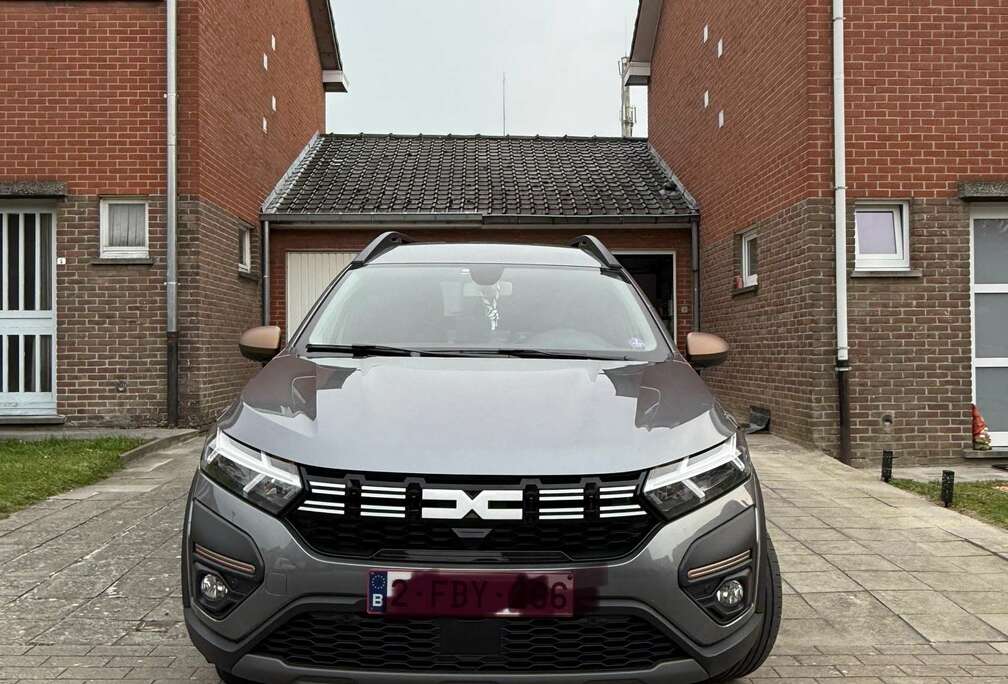 Dacia Hybrid 140 Extreme