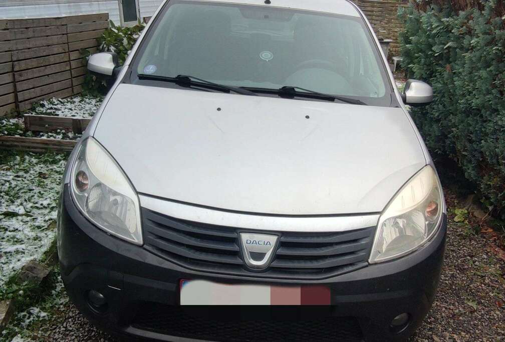 Dacia Sandero 1.2i Laureate