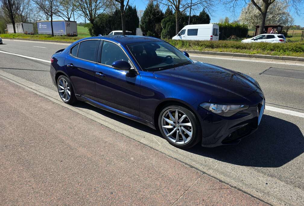 Alfa Romeo 2.2 JTDm Super AUT. 1EIG. IN PERFECTE STAAT MET GARANTIE