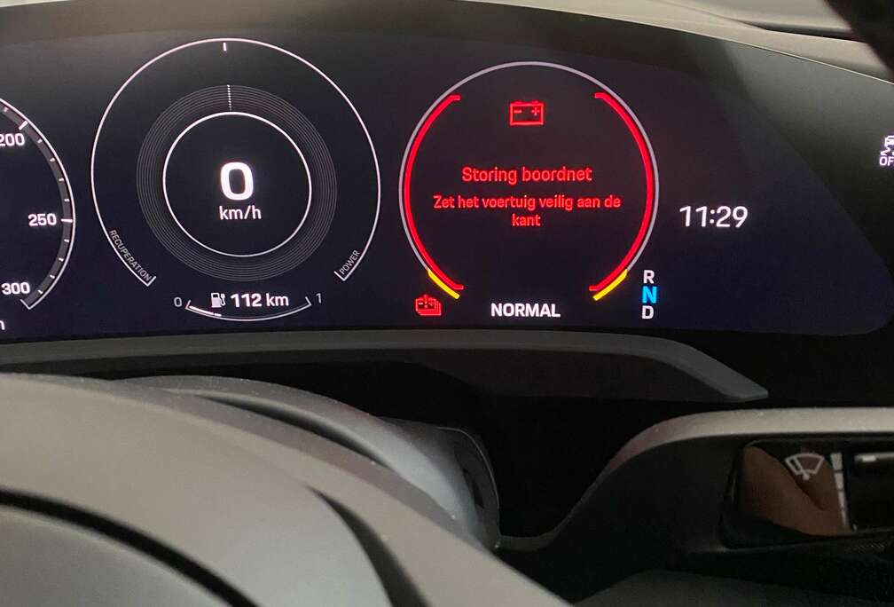 Porsche 93.4 kWh Taycan 4S