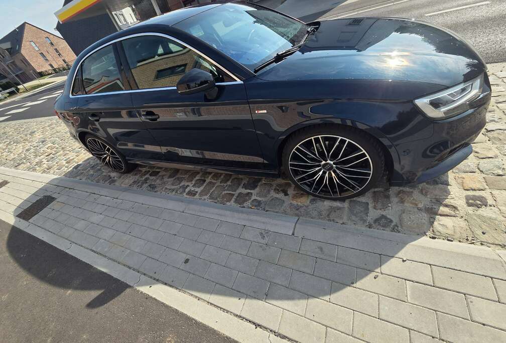Audi A3 2.0 TDi Design S tronic