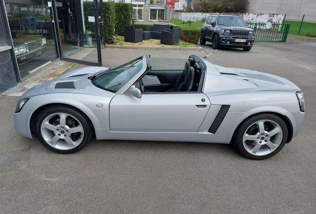 Opel 2.2i SE 16v Limited Edition