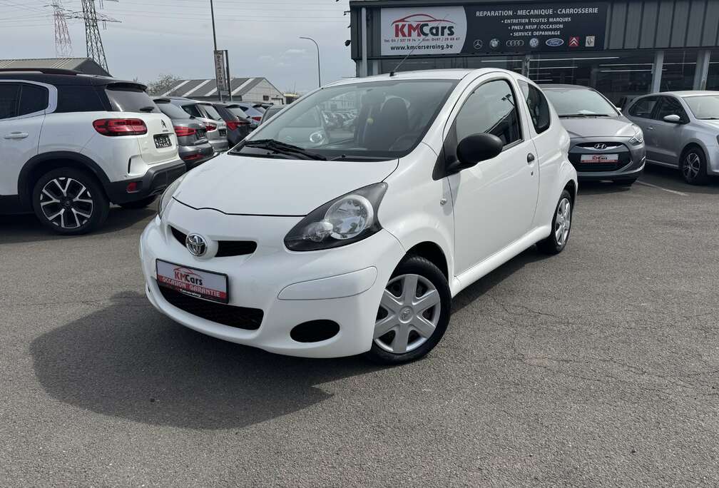 Toyota 1.0i ESSENCE // CARNET D\'ENTRETIEN COMPLET // GARANTIE 12 MOIS // CAR-PASS