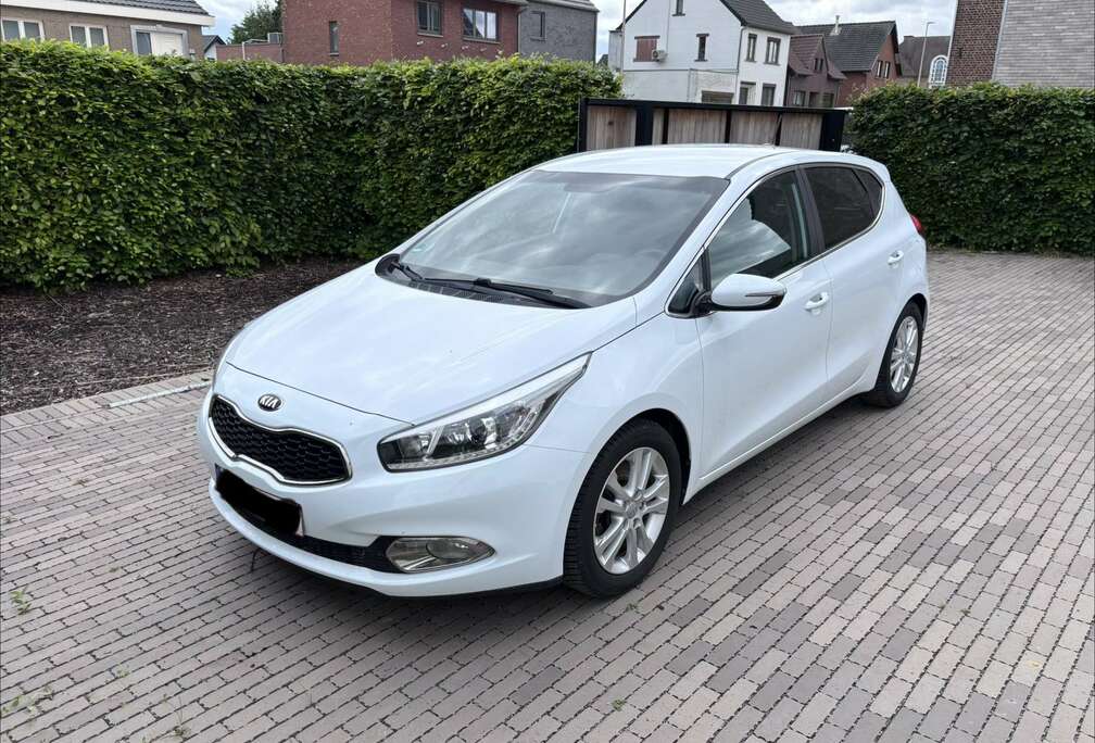 Kia Cee\'d 1.4i World Edition ISG