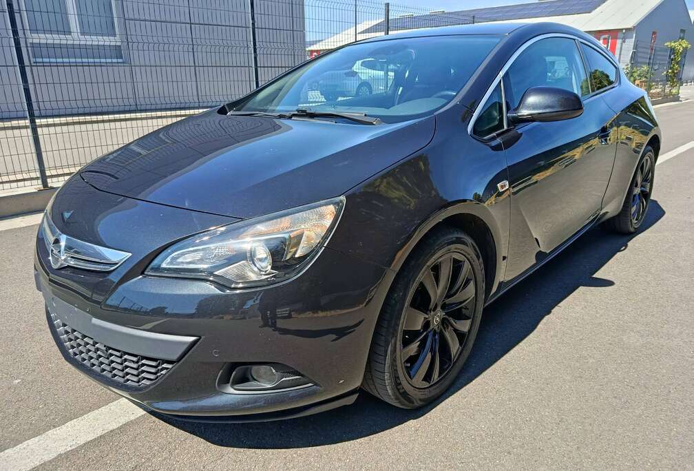 Opel GTC 1.4 Turbo Black Edition