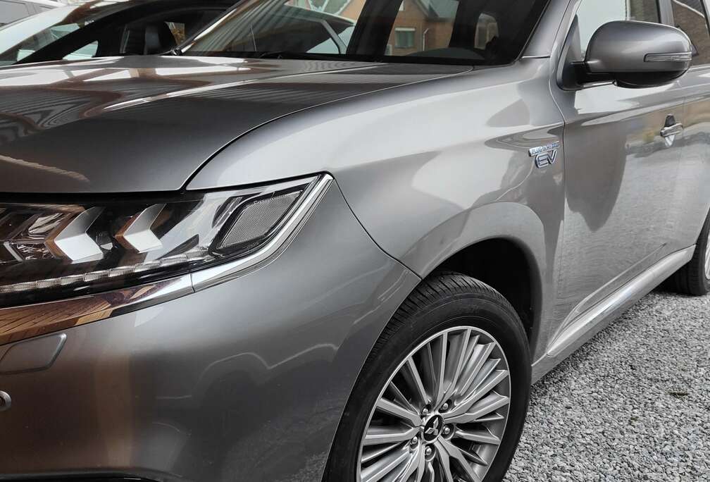 Mitsubishi PHEV  AWD Business SDA