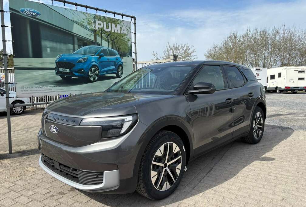 Ford Explorer Select Extended Range 77 kWh / Stock