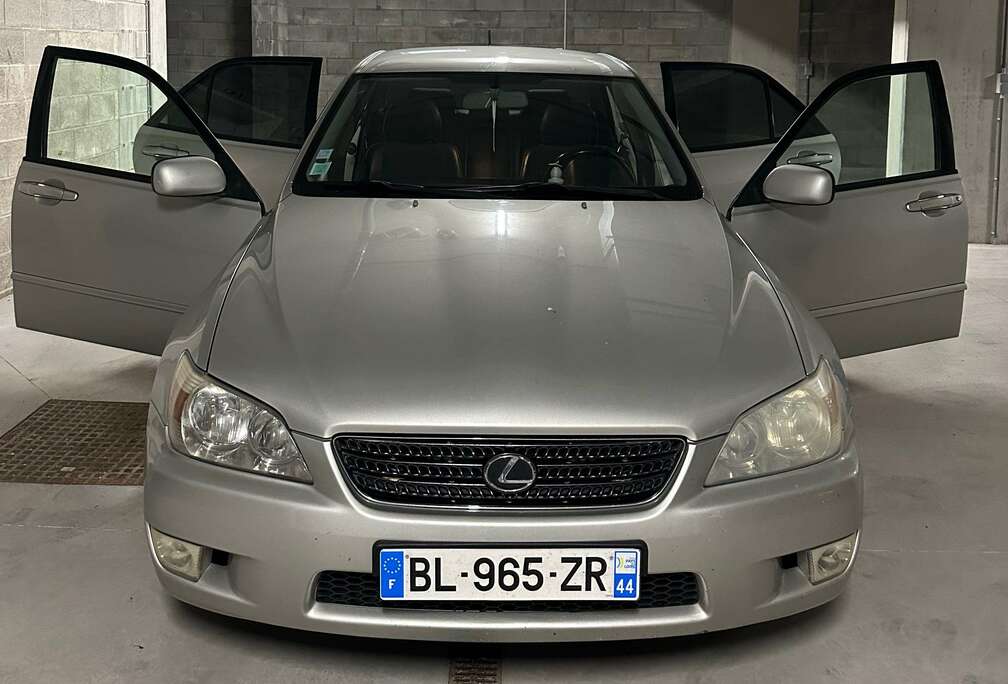 Lexus IS 2.0i IS200 Executive