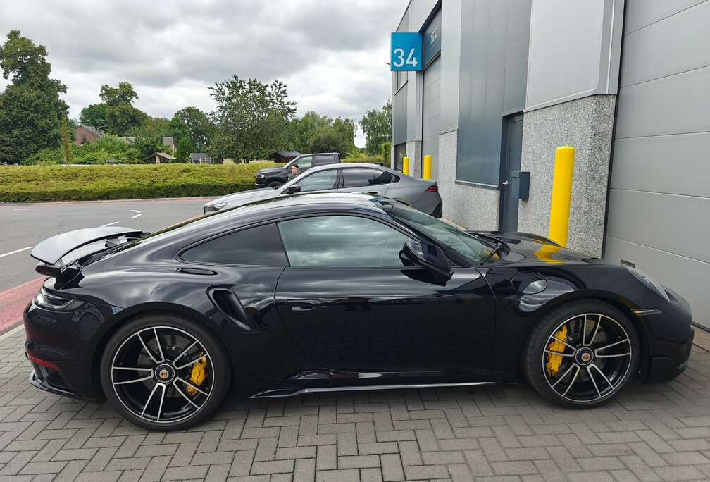 Porsche 911 Turbo S (Jet Black) - Aero kit + Sport chrono