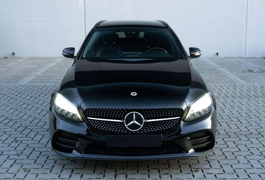 Mercedes-Benz 9G-TRONIC AMG LINE - APPLE CARPLAY - Parkcamera