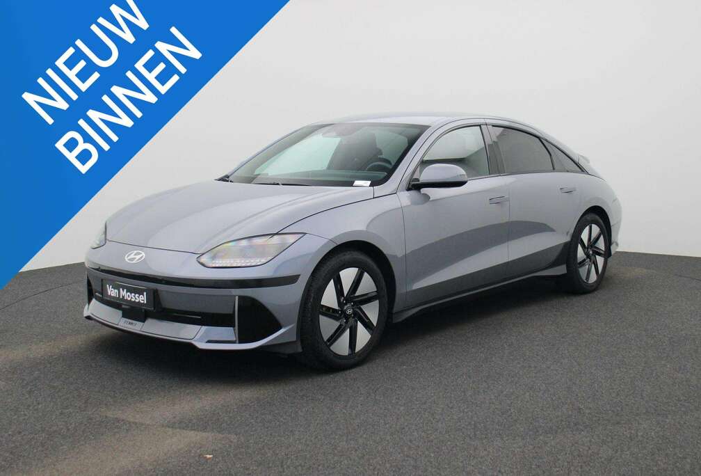 Hyundai 53 kWh Core Plus NAVI  LED  CARPLAY