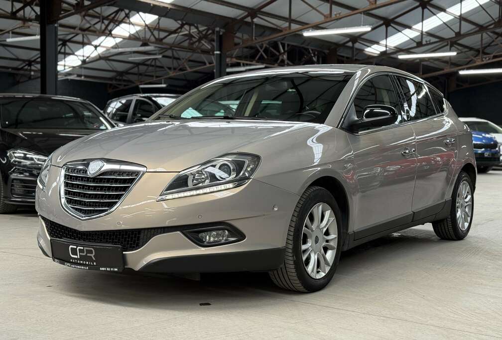 Lancia 1.4 i TurboJet * GPS * CLIM AUTO * RADAR AV/AR *