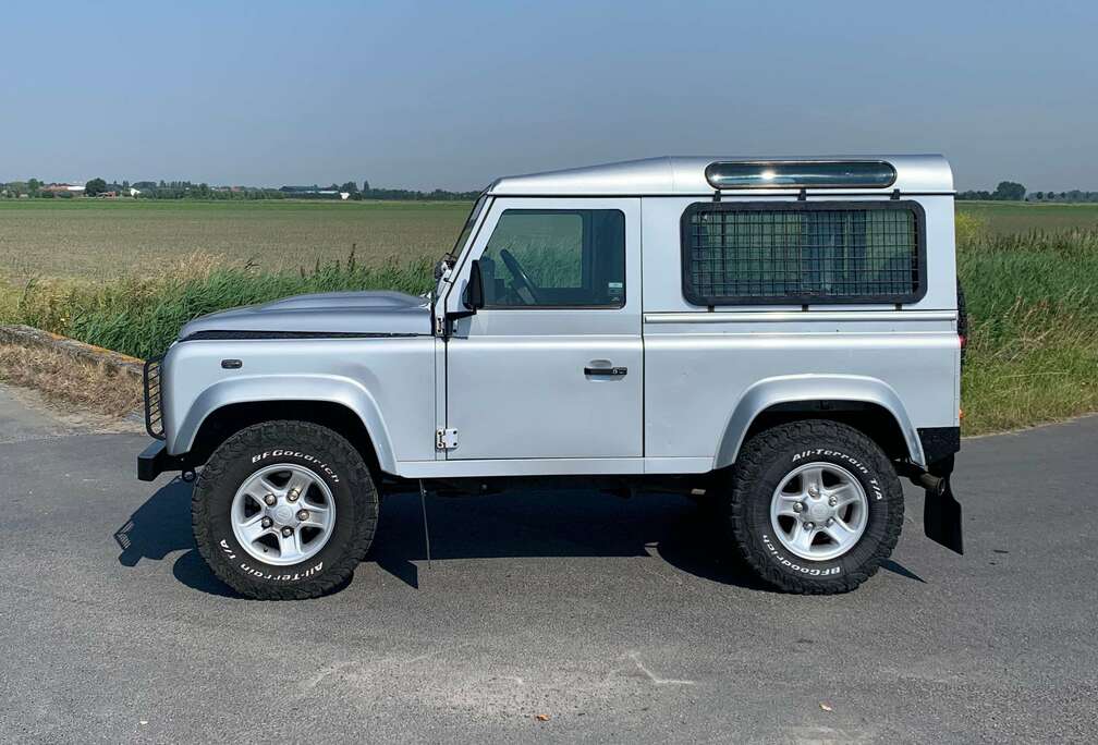 Land Rover Defender 90 Station Wagon SE