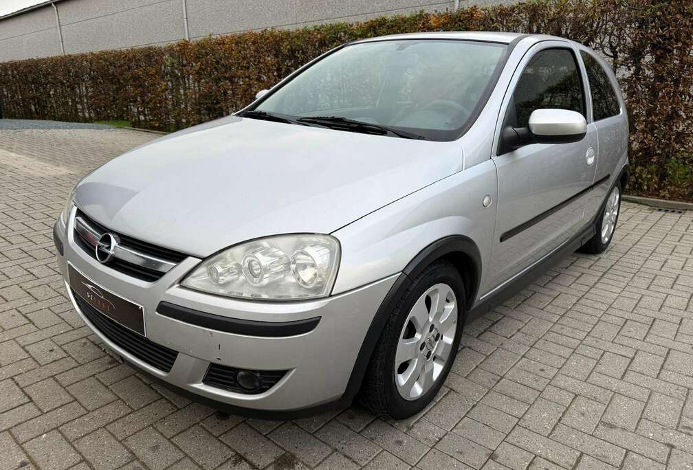 Opel Corsa 1.2i Cosmo